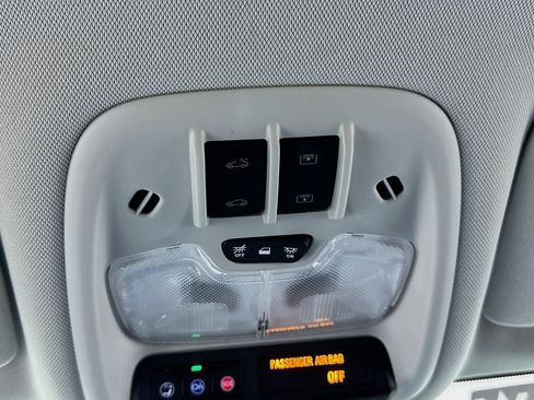 Used 2023 Chevrolet Bolt EUV Premier w/ Sun & Sound Package FWD image 15