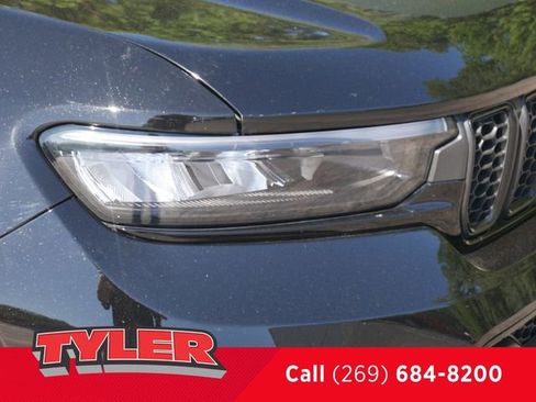 Used 2022 Jeep Grand Cherokee Trailhawk AWD/4WD image 10