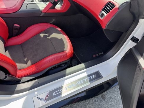 Used 2016 Chevrolet Corvette Z06 w/ 3LZ Preferred Equipment Group image 20