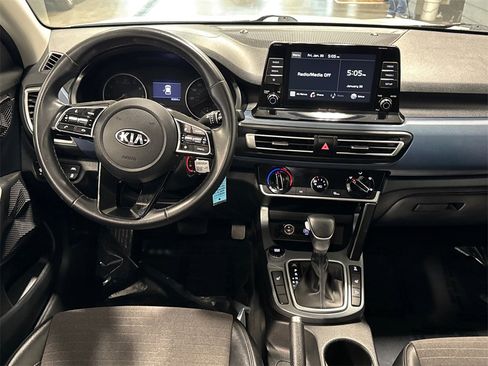 Used 2021 Kia Seltos S image 9