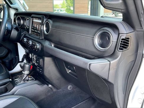 Used 2023 Jeep Wrangler Unlimited Sahara w/ Cold Weather Group AWD/4WD image 25