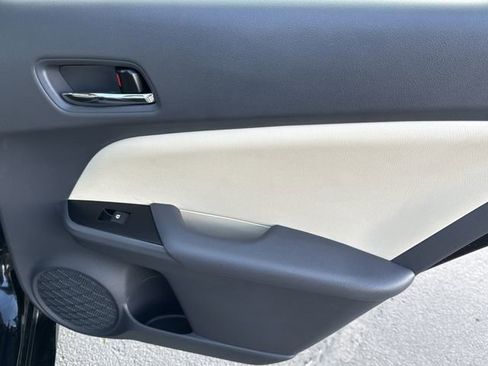 Used 2017 Toyota Prius Four image 18