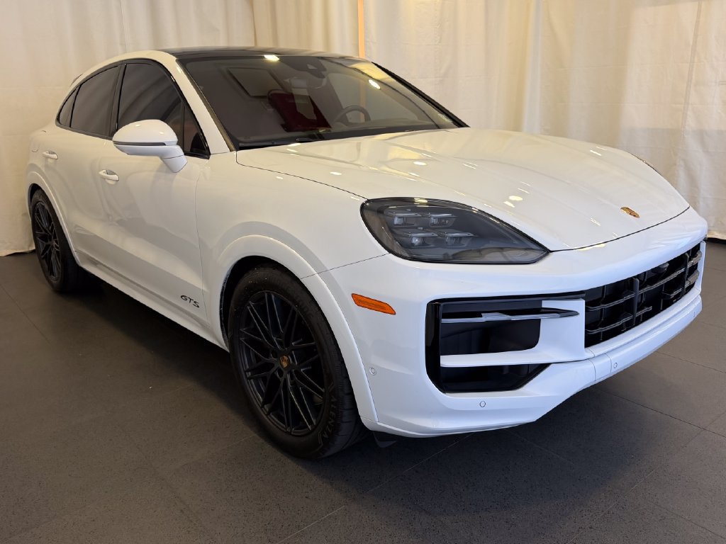 Used 2025 Porsche Cayenne GTS AWD/4WD image 7