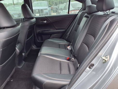 Used 2017 Honda Accord Sport image 18