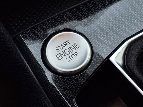 New 2026 Volkswagen Taos S image 19