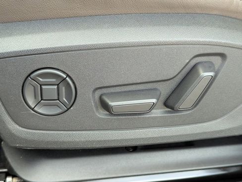 Used 2023 Audi Q4 e-tron Prestige w/ 20" Wheel Package image 27