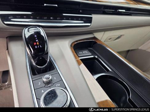 Used 2024 Cadillac Escalade Premium Luxury Platinum w/ Heavy-Duty Trailer Package AWD/4WD image 19