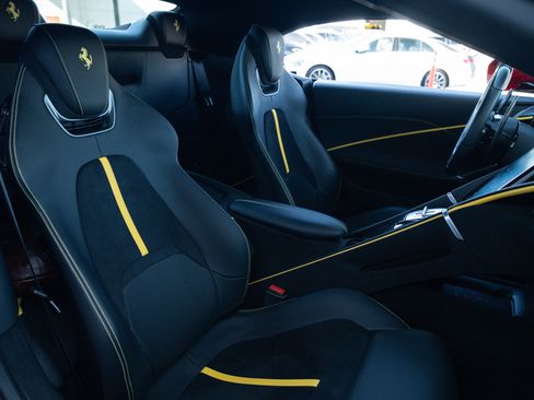 Used 2024 Ferrari Roma Spider image 24