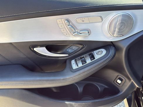 Used 2023 Mercedes-Benz GLC 300 4MATIC Coupe image 11