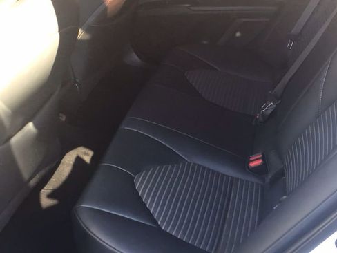 Used 2018 Toyota Camry SE image 13