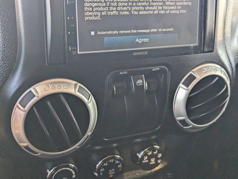 Used 2013 Jeep Wrangler Rubicon w/ PWR Convenience Group image 21