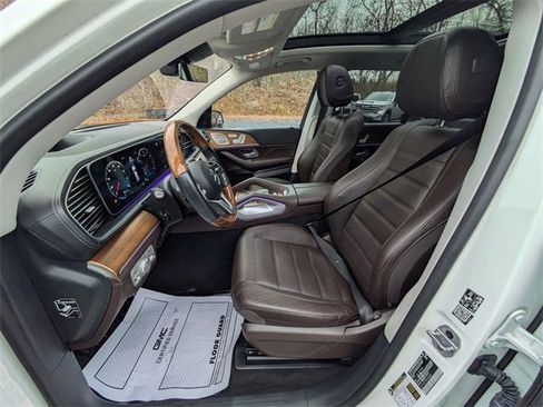 Used 2023 Mercedes-Benz GLS 580 4MATIC image 25