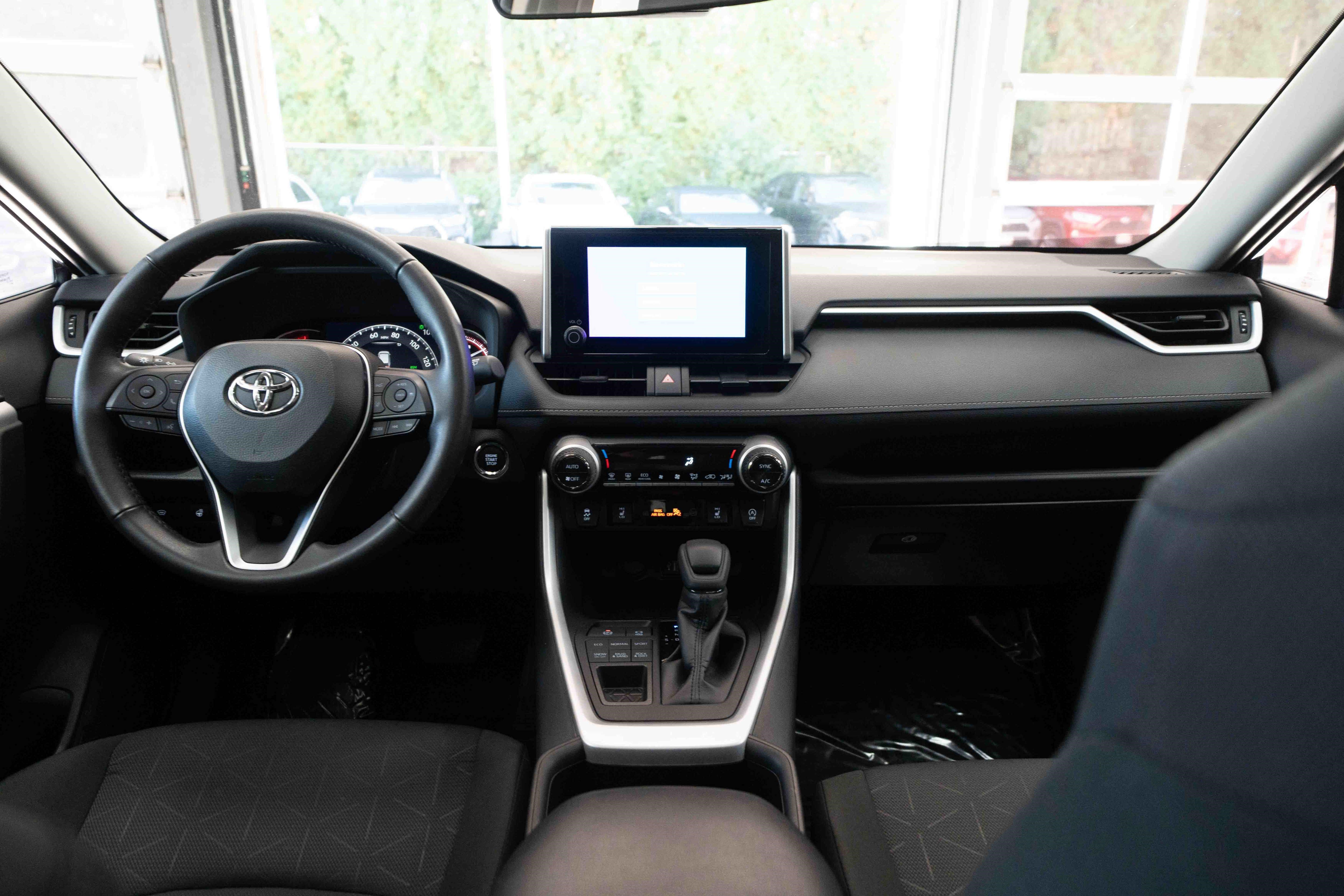 Used 2025 Toyota RAV4 XLE w/ Convenience Package AWD/4WD image 21