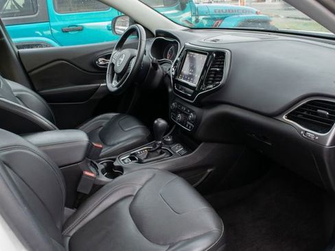 Used 2019 Jeep Cherokee Limited image 25