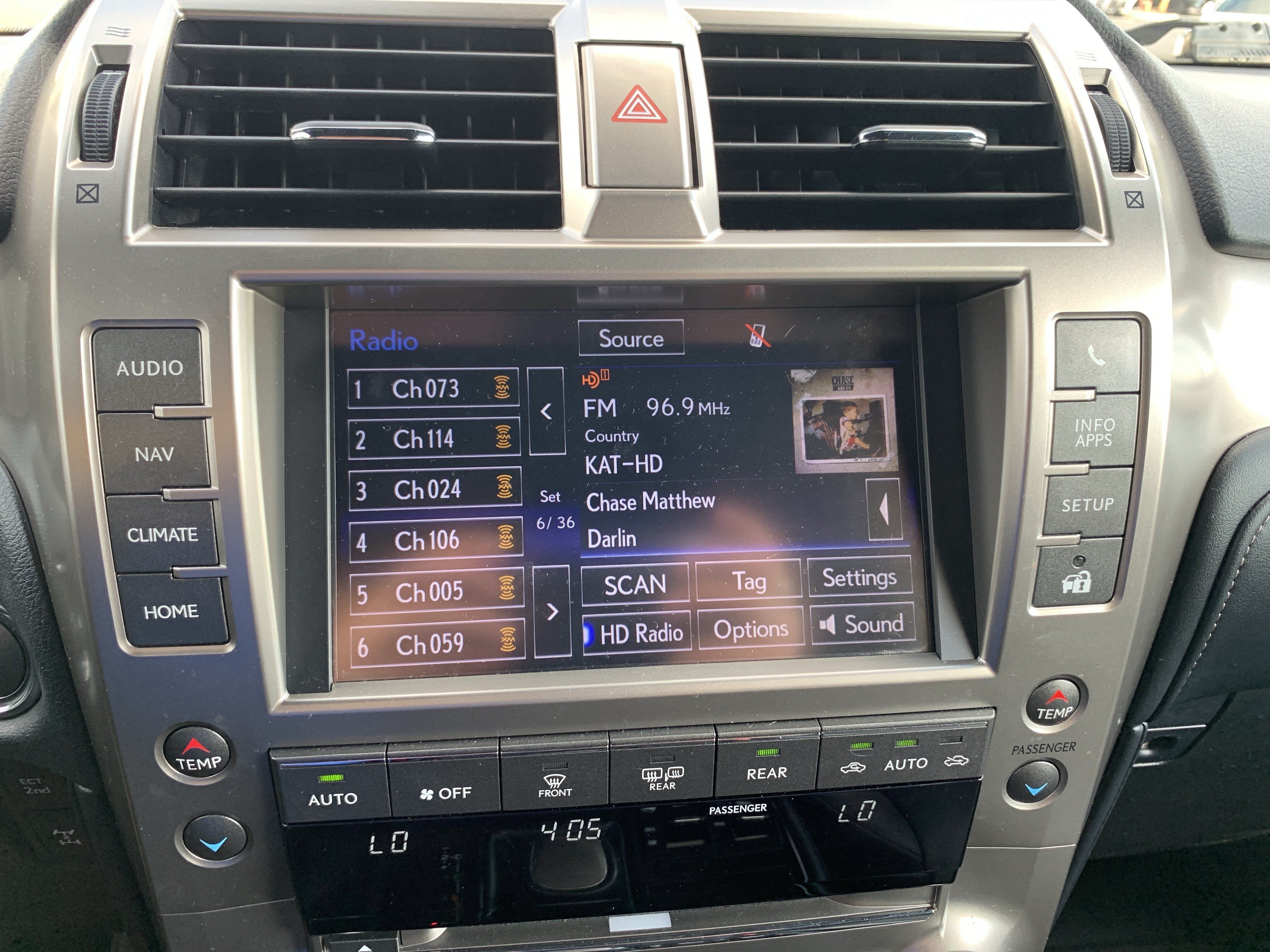Used 2021 Lexus GX 460 Premium w/ Accessory Package AWD/4WD image 23