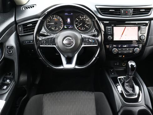 Used 2020 Nissan Rogue SV w/ Premium Package image 9