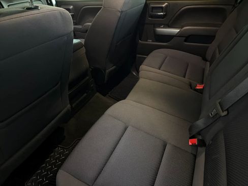 Used 2018 Chevrolet Silverado 1500 LT w/ LT Convenience Package RWD image 4