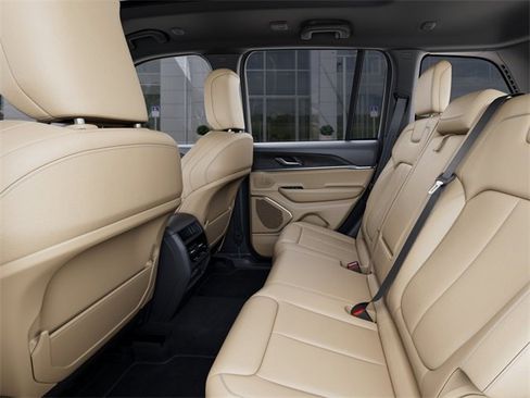 New 2025 Jeep Grand Cherokee Limited w/ Trailer Tow Package image 23