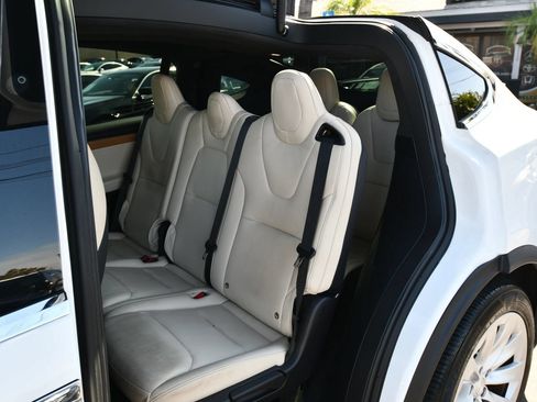 Used 2021 Tesla Model X Long Range AWD/4WD image 24