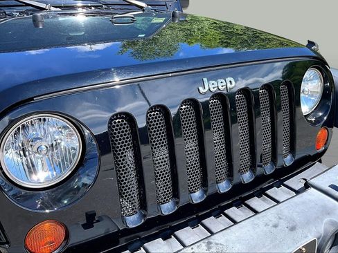 Used 2016 Jeep Wrangler Sport w/ Connectivity Group AWD/4WD image 31