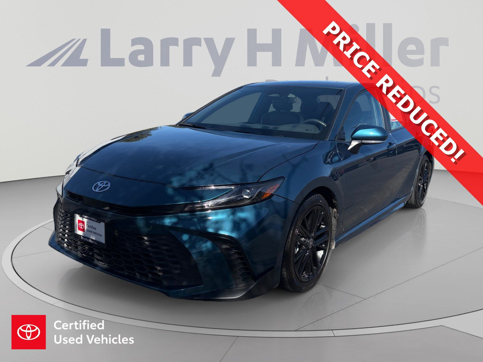 Used 2025 Toyota Camry SE FWD image 1
