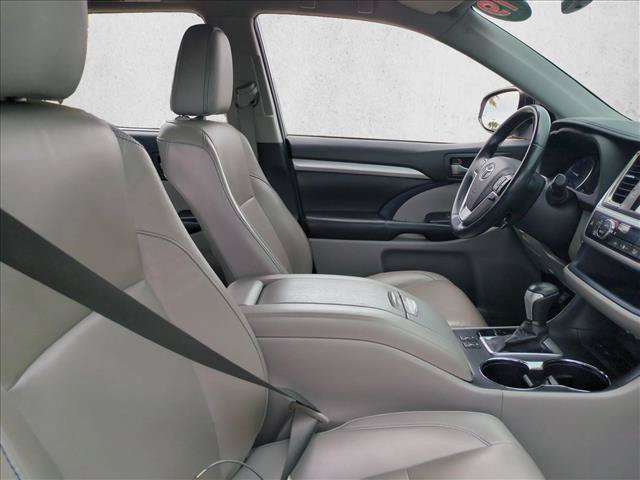 Certified 2019 Toyota Highlander XLE FWD image 22