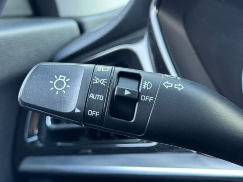 Used 2021 Kia Niro EX image 8