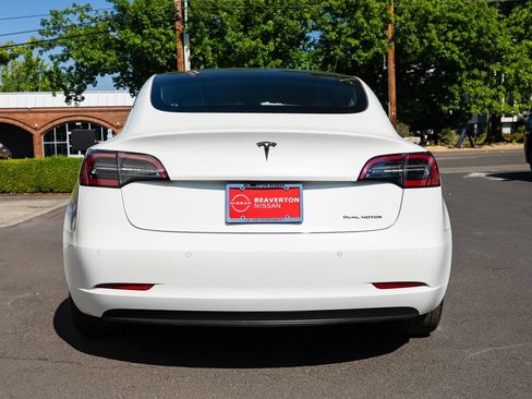Used 2022 Tesla Model 3 Long Range AWD/4WD image 5