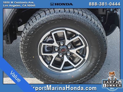 Used 2025 Jeep Wrangler Unlimited Rubicon AWD/4WD image 13
