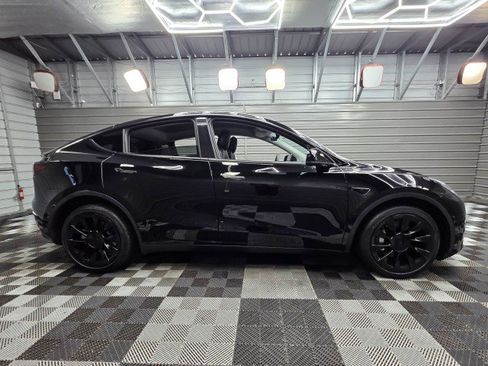 Used 2022 Tesla Model Y Long Range AWD/4WD image 9