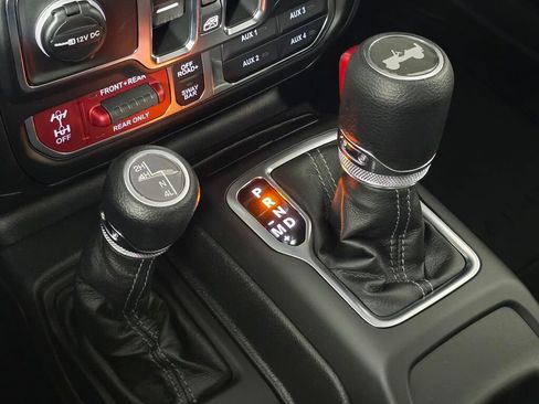 New 2026 Jeep Wrangler Unlimited Rubicon w/ Steel Bumper Group image 29