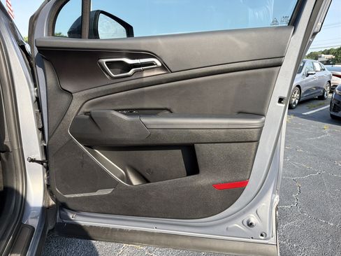 Used 2025 Kia Sportage EX w/ Premium Package FWD image 12
