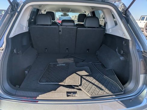 Used 2022 Volkswagen Tiguan SE image 10