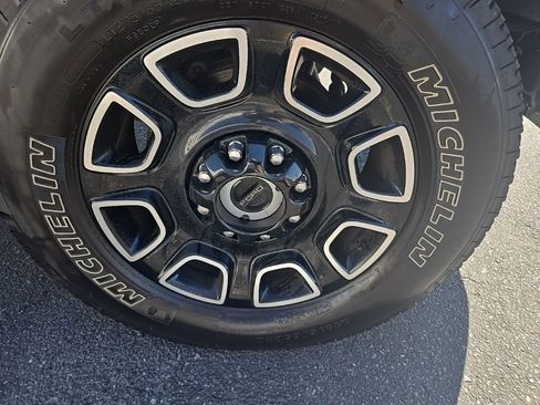 Used 2025 Ford F350 Platinum image 38