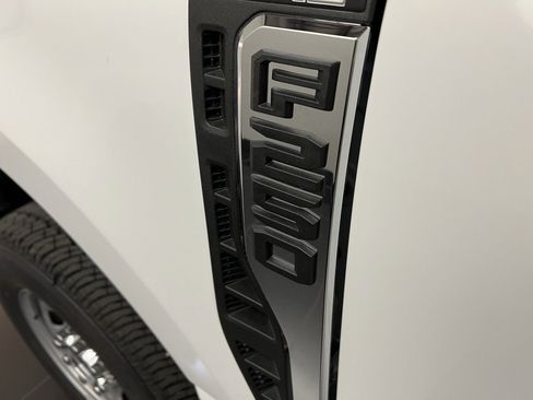 New 2026 Ford F250 XL w/ XL Chrome Package image 9