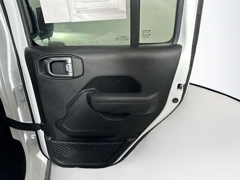 Used 2023 Jeep Wrangler Unlimited w/ Convenience Group AWD/4WD image 27