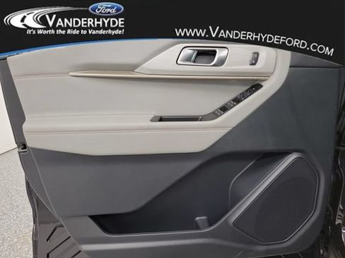 New 2026 Ford Explorer Active w/ Active Comfort Package AWD/4WD image 19