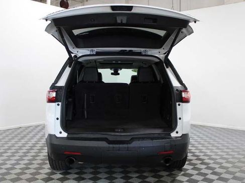 Used 2021 Chevrolet Traverse RS AWD/4WD image 16