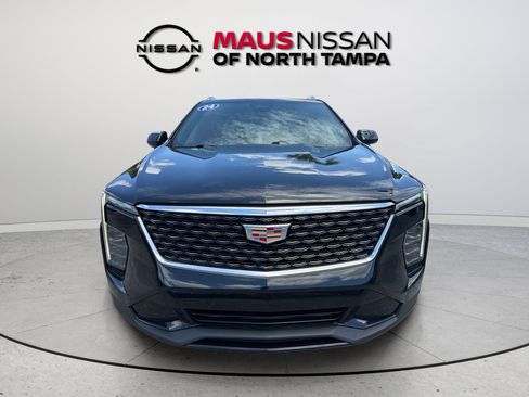 Used 2024 Cadillac XT4 Premium Luxury FWD image 3