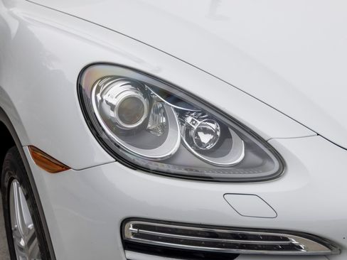 Used 2014 Porsche Cayenne Diesel AWD/4WD image 15