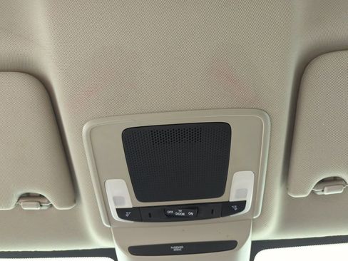 Used 2025 Honda HR-V LX image 30