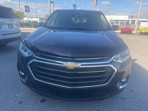 Used 2021 Chevrolet Traverse LT image 8