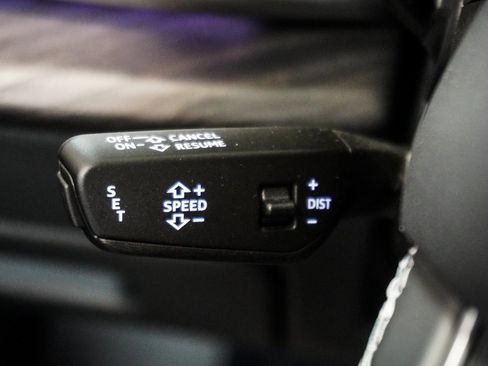 Used 2021 Audi Q8 Premium Plus image 23