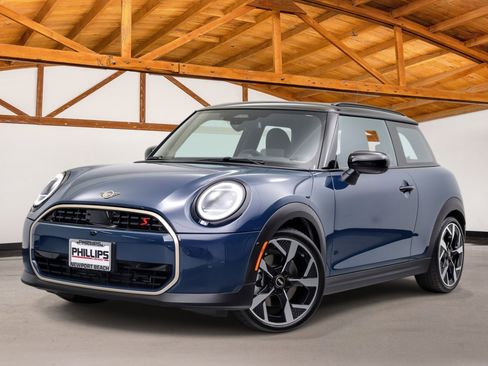 Used 2025 MINI Cooper S FWD image 1