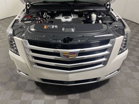 Used 2019 Cadillac Escalade Premium Luxury AWD/4WD image 27