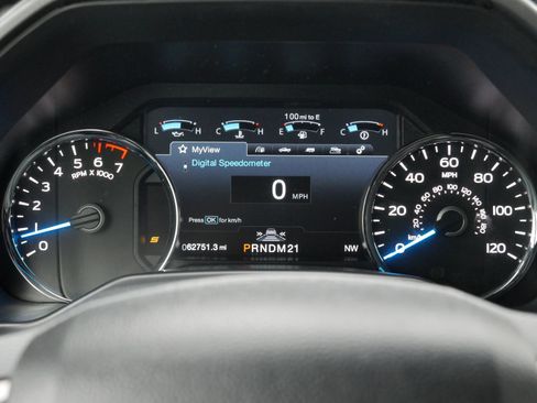 Used 2015 Ford F150 Platinum w/ Equipment Group 701A Luxury image 8