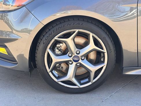 Used 2018 Ford Focus ST w/ Equipment Group 402A image 6