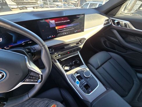 Used 2025 BMW i4 eDrive40 image 18