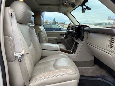 Used 2004 Cadillac Escalade 2WD image 18