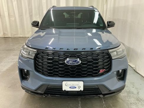 Used 2025 Ford Explorer ST AWD/4WD image 8